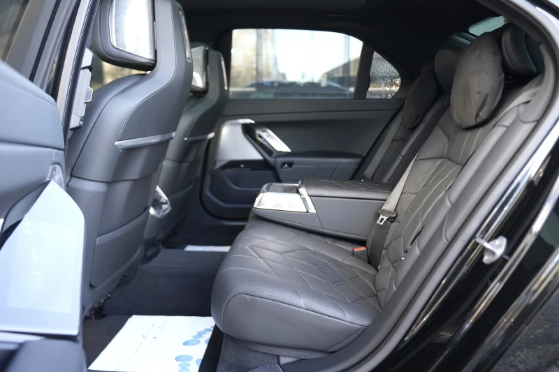 BMW 760 М760e Plug-in Hybrid xDrive Individual ГАРАНЦИОНЕН, снимка 11 - Автомобили и джипове - 52335767