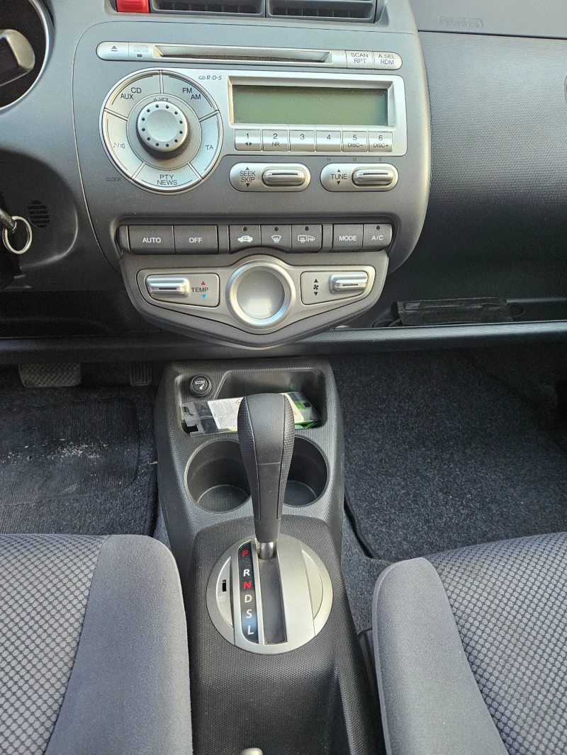 Honda Jazz, снимка 8 - Автомобили и джипове - 52858014