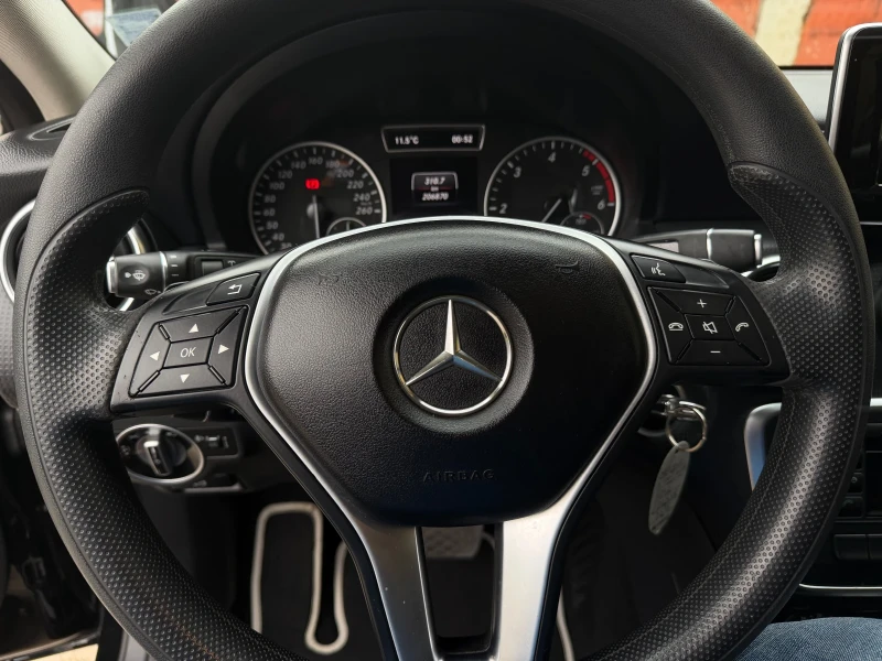 Mercedes-Benz A 180, снимка 11 - Автомобили и джипове - 52860936