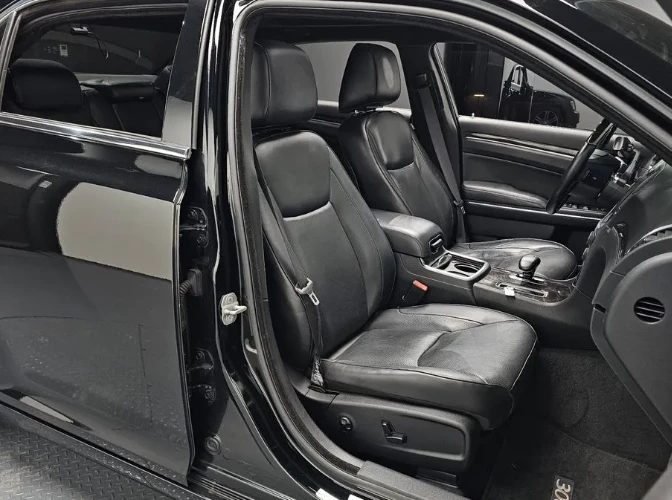Chrysler 300c 3.6 - изображение 10