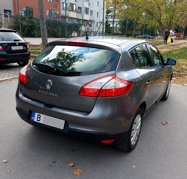 Renault Megane 1.5 dCI, снимка 3 - Автомобили и джипове - 56495015