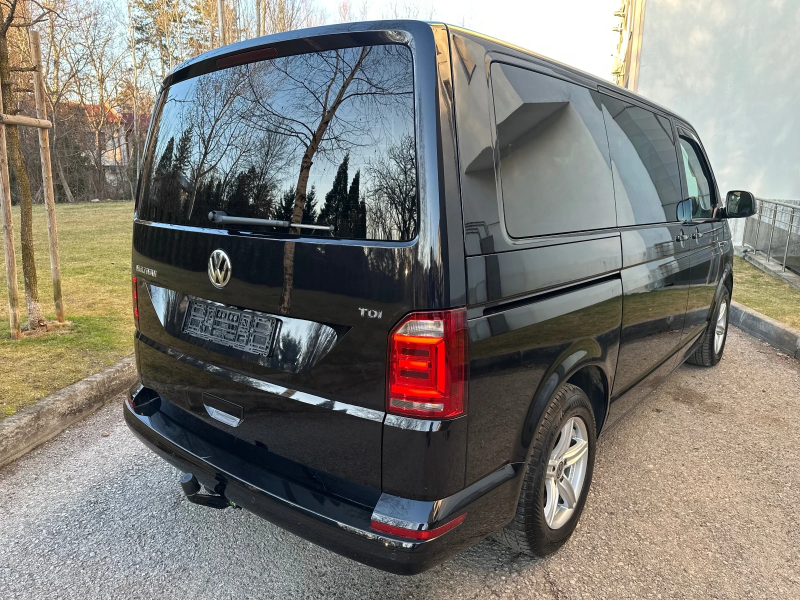 VW Multivan 2.0TDI / АВТОМАТИК / BULLI - изображение 7