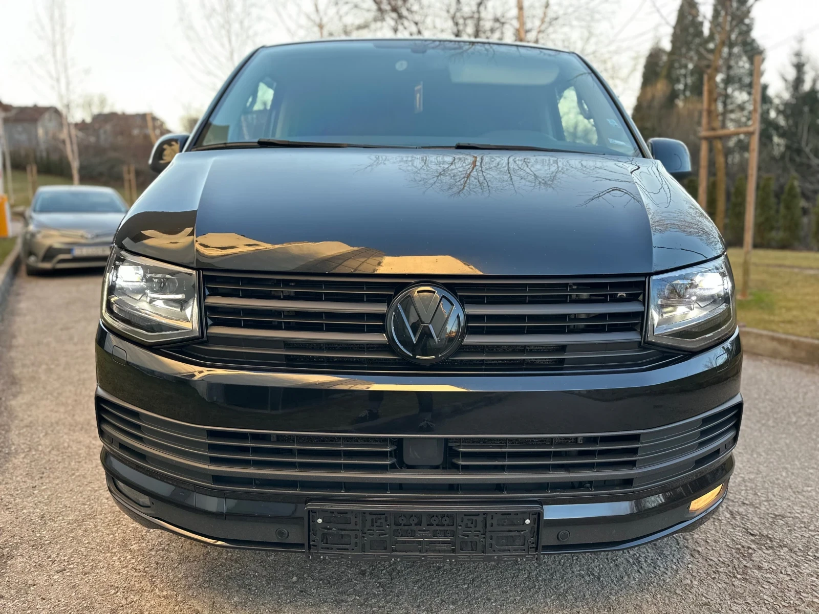 VW Multivan 2.0TDI / АВТОМАТИК / BULLI - изображение 2