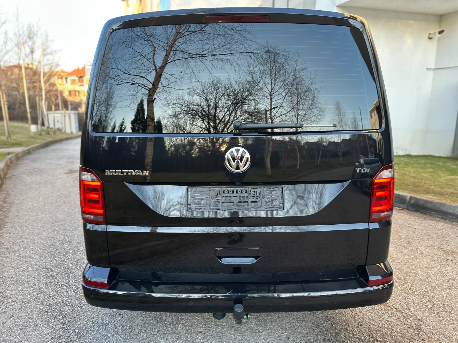 VW Multivan 2.0TDI / АВТОМАТИК / BULLI - изображение 6