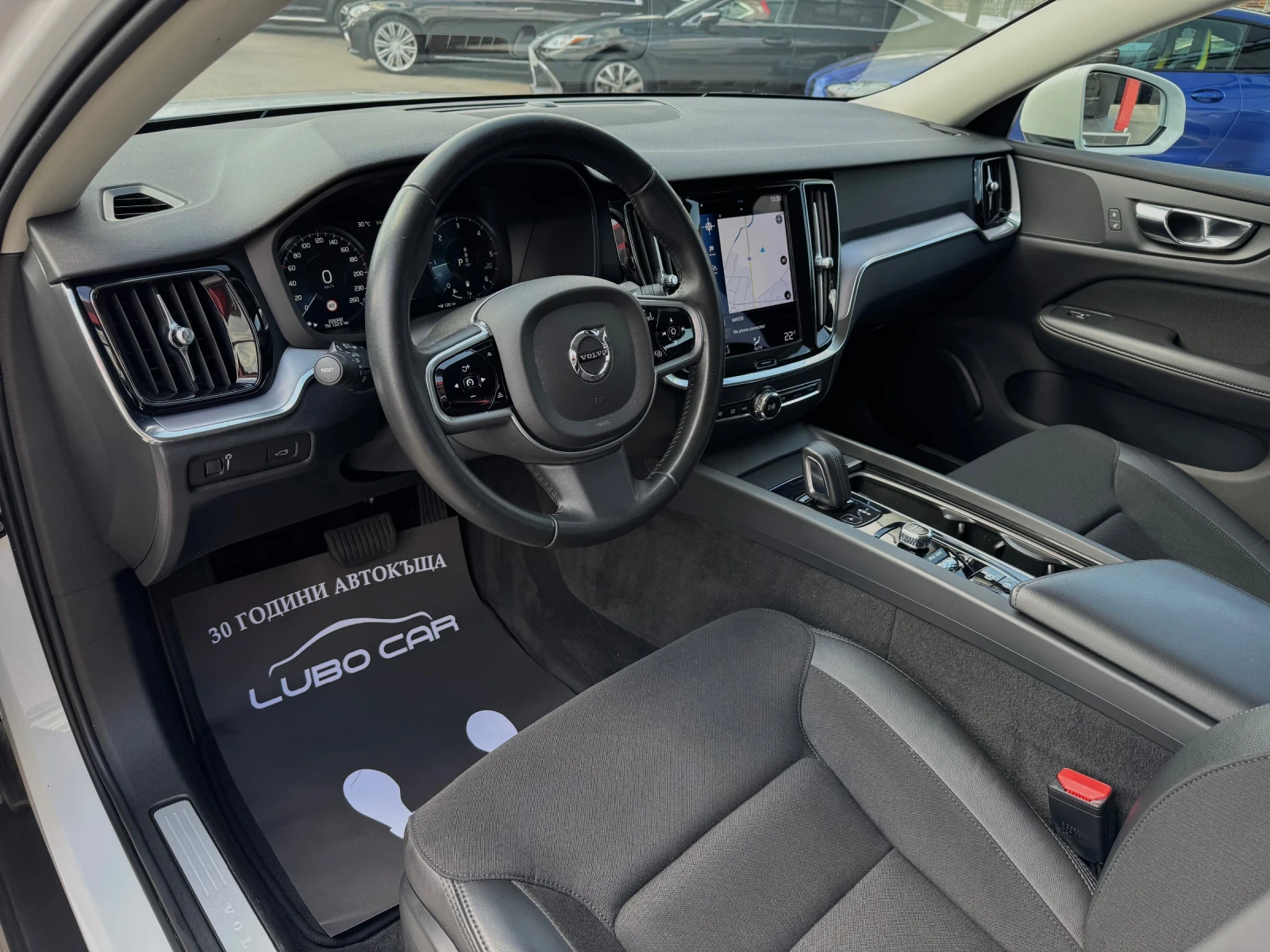 Volvo V60 Cross Country B4-AWD-FACELIFT-CAMERA-PILOT ASSIST-BLIND SPOT - изображение 10