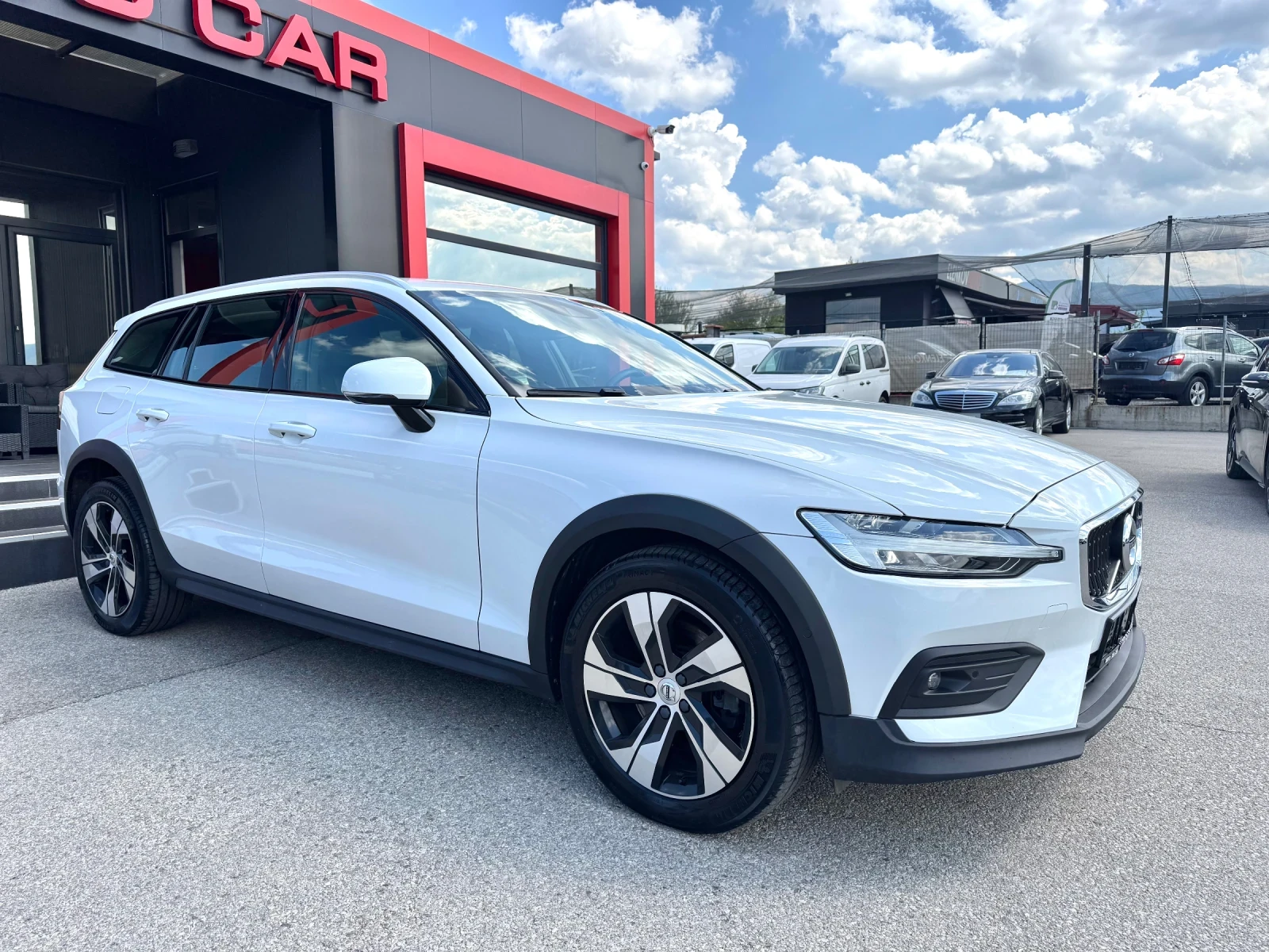 Volvo V60 Cross Country B4-AWD-FACELIFT-CAMERA-PILOT ASSIST-BLIND SPOT - изображение 6