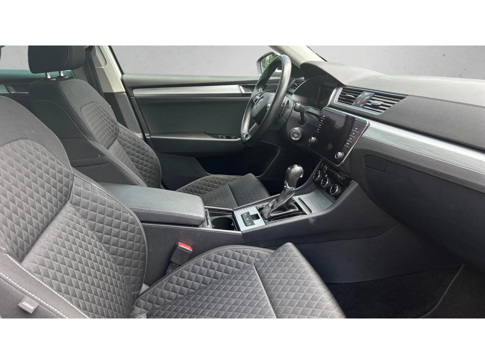 Skoda Superb 2.0 TDi DSG, Месечна вноска от 400 лв. - изображение 6