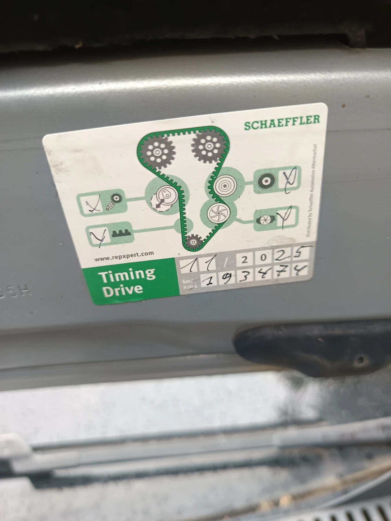 VW Touran, снимка 16 - Автомобили и джипове - 54018255