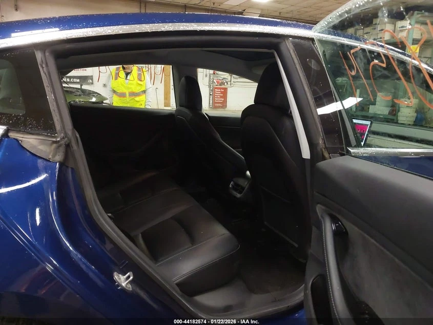 Tesla Model 3 Mid Range RWD, снимка 8 - Автомобили и джипове - 54172321