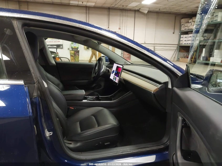 Tesla Model 3 Mid Range RWD, снимка 5 - Автомобили и джипове - 54172321