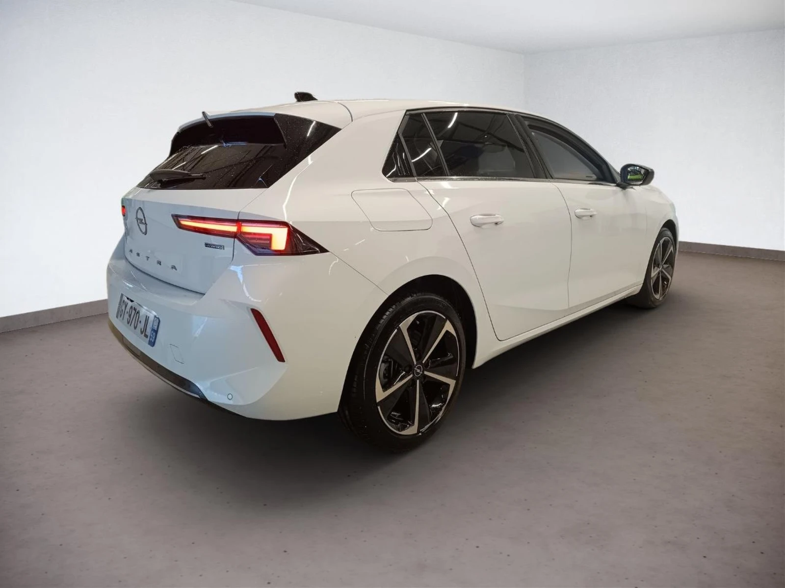 Opel Astra 1.6 Elegance - Hybrid, снимка 2 - Автомобили и джипове - 54293241