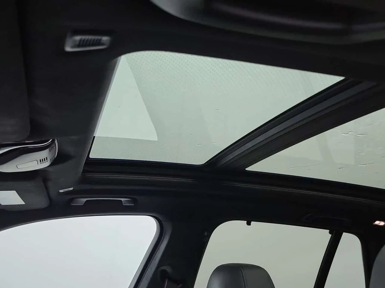 BMW X5M * ДИСТРОНИК* 360 КАМЕРА* ПАНОРАМА* , снимка 13 - Автомобили и джипове - 54300084