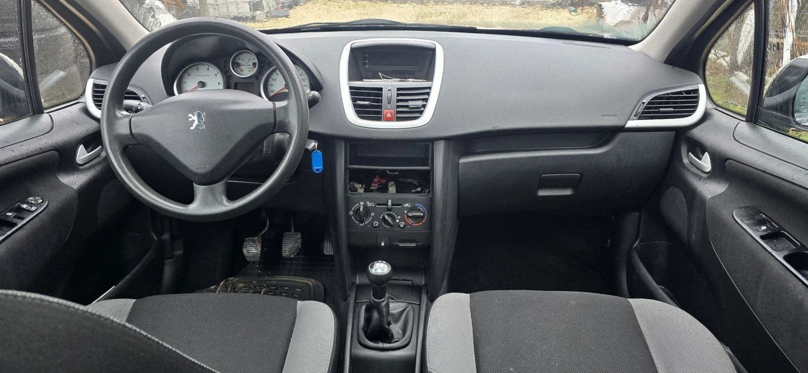 Peugeot 207 1.4i, НЕ Е БМВ МОТОР , снимка 16 - Автомобили и джипове - 54447743