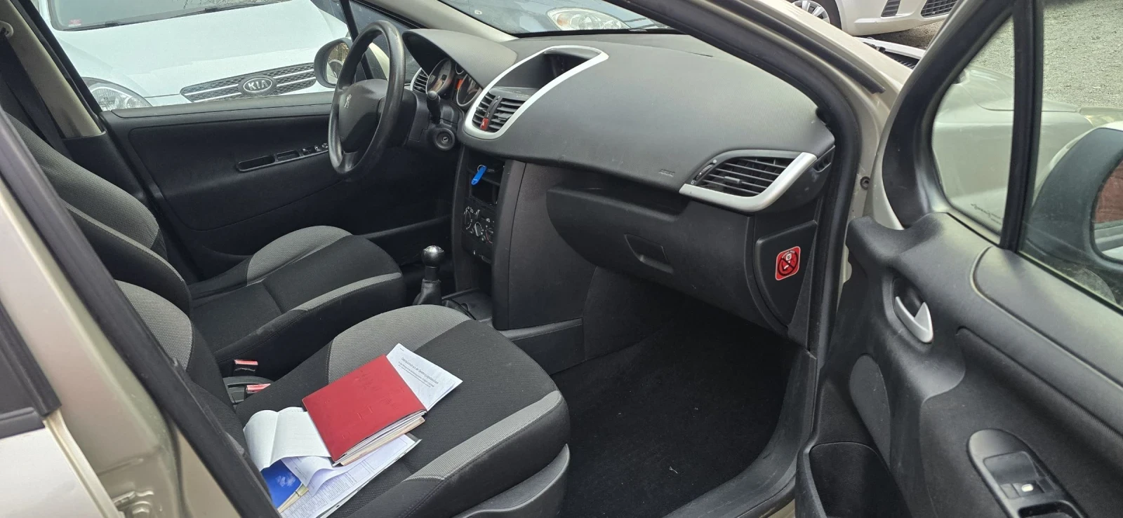 Peugeot 207 1.4i, НЕ Е БМВ МОТОР , снимка 8 - Автомобили и джипове - 54447743