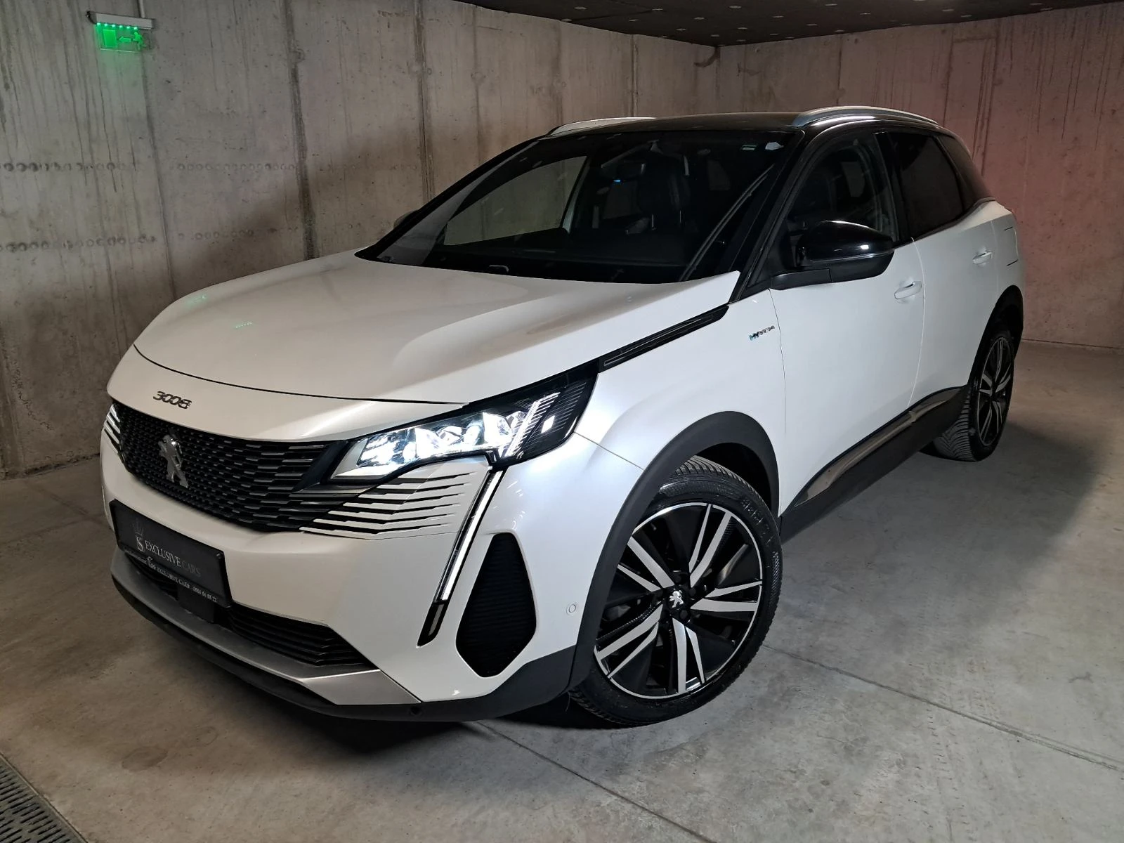 Peugeot 3008 1.6 PLUG-IN-HYBRID* GT-LINE* 4WD* PANO* 360* 
