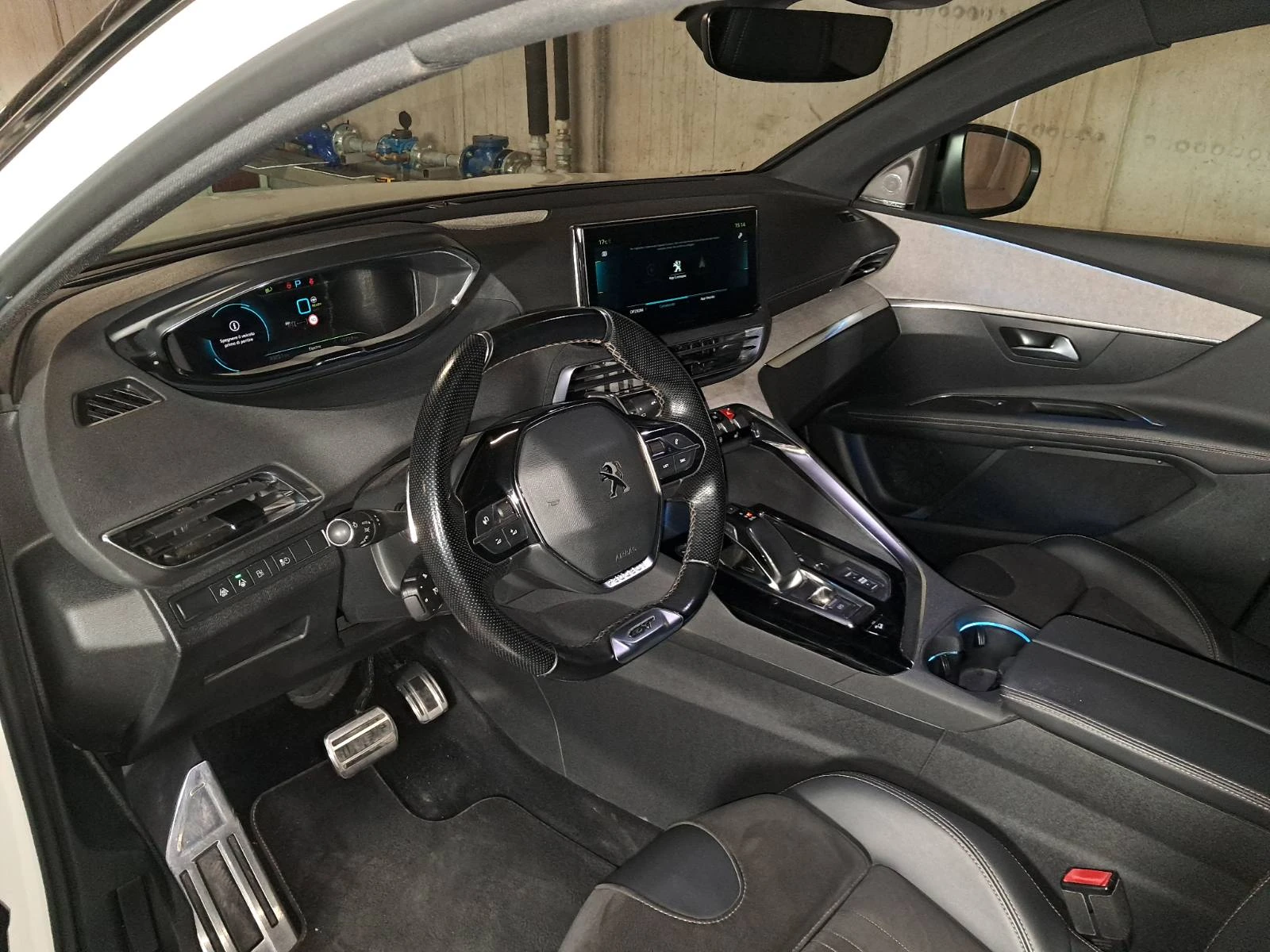 Peugeot 3008 1.6 PLUG-IN-HYBRID* GT-LINE* 4WD* PANO* 360* , снимка 11 - Автомобили и джипове - 54596082
