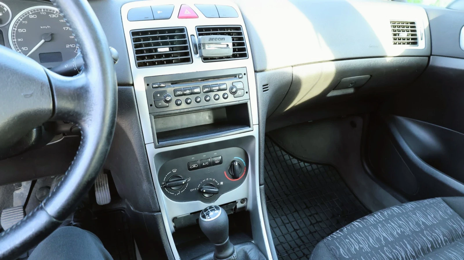 Peugeot 307 2.0 HDI, снимка 11 - Автомобили и джипове - 54672358