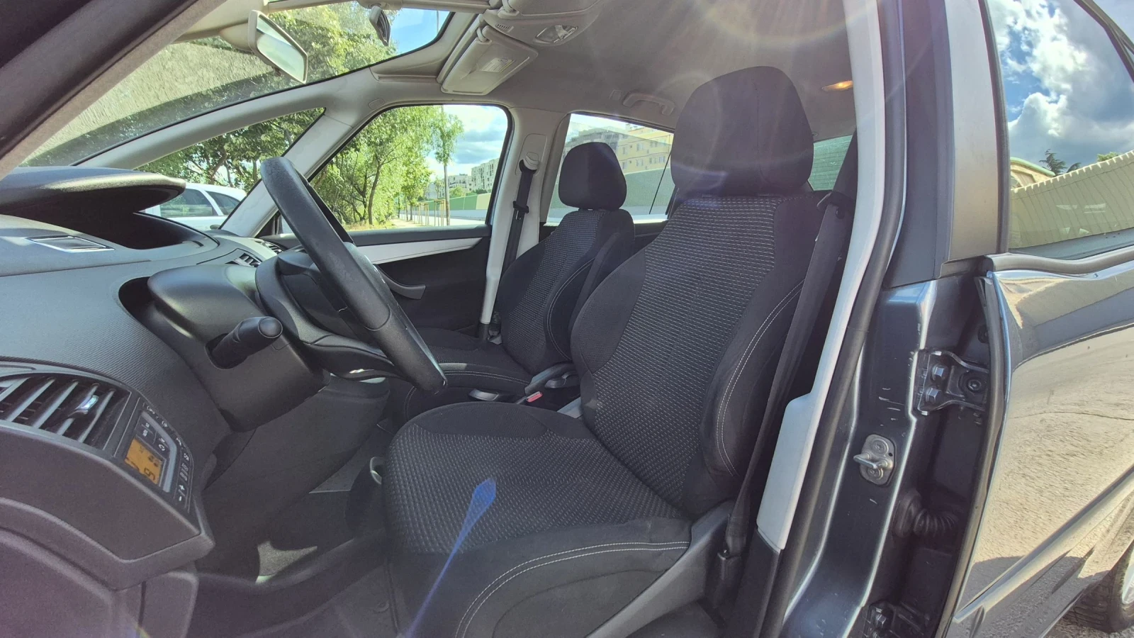 Citroen C4 Picasso 1.6 HDI * Като Нов * FACELIFT * Full OPT * Обслуже, снимка 9 - Автомобили и джипове - 54895129