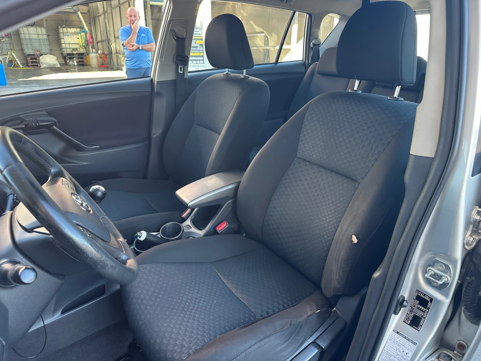 Toyota Verso 2.0 D-4D, снимка 12 - Автомобили и джипове - 55785315