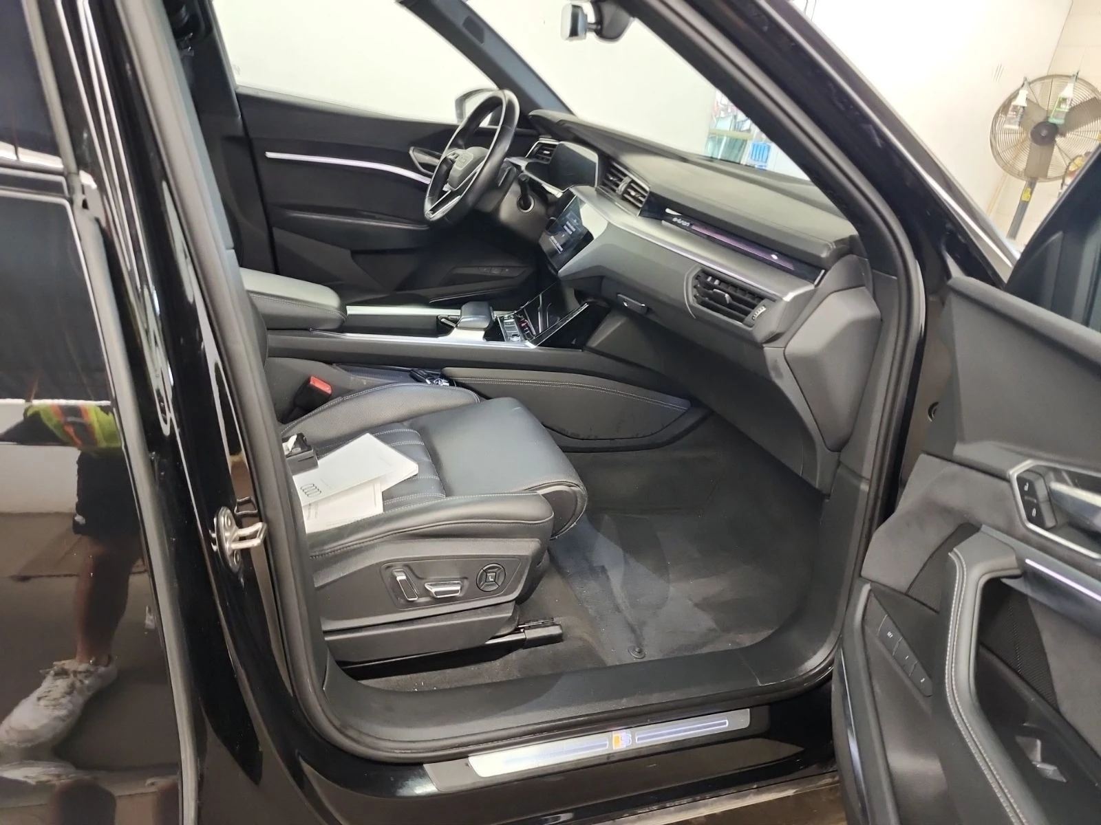 Audi E-Tron Technik* B&O* Matrix* 360 Камера* Подгрев, снимка 8 - Автомобили и джипове - 55867927