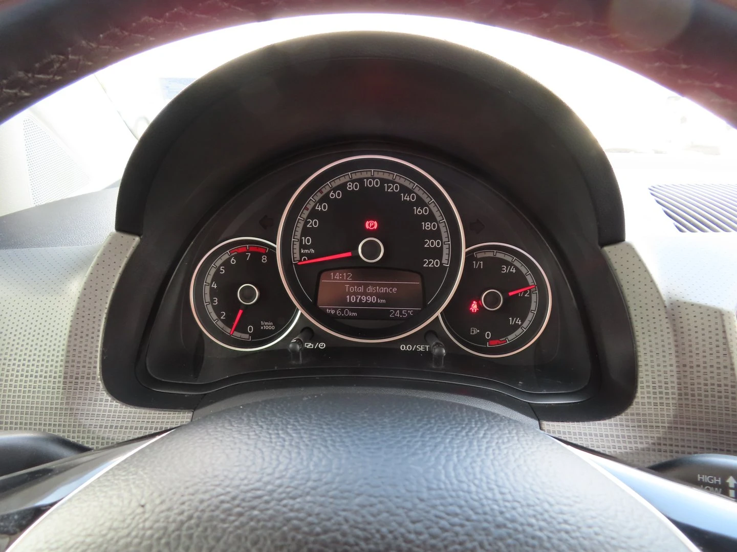 VW Up, снимка 8 - Автомобили и джипове - 56420237