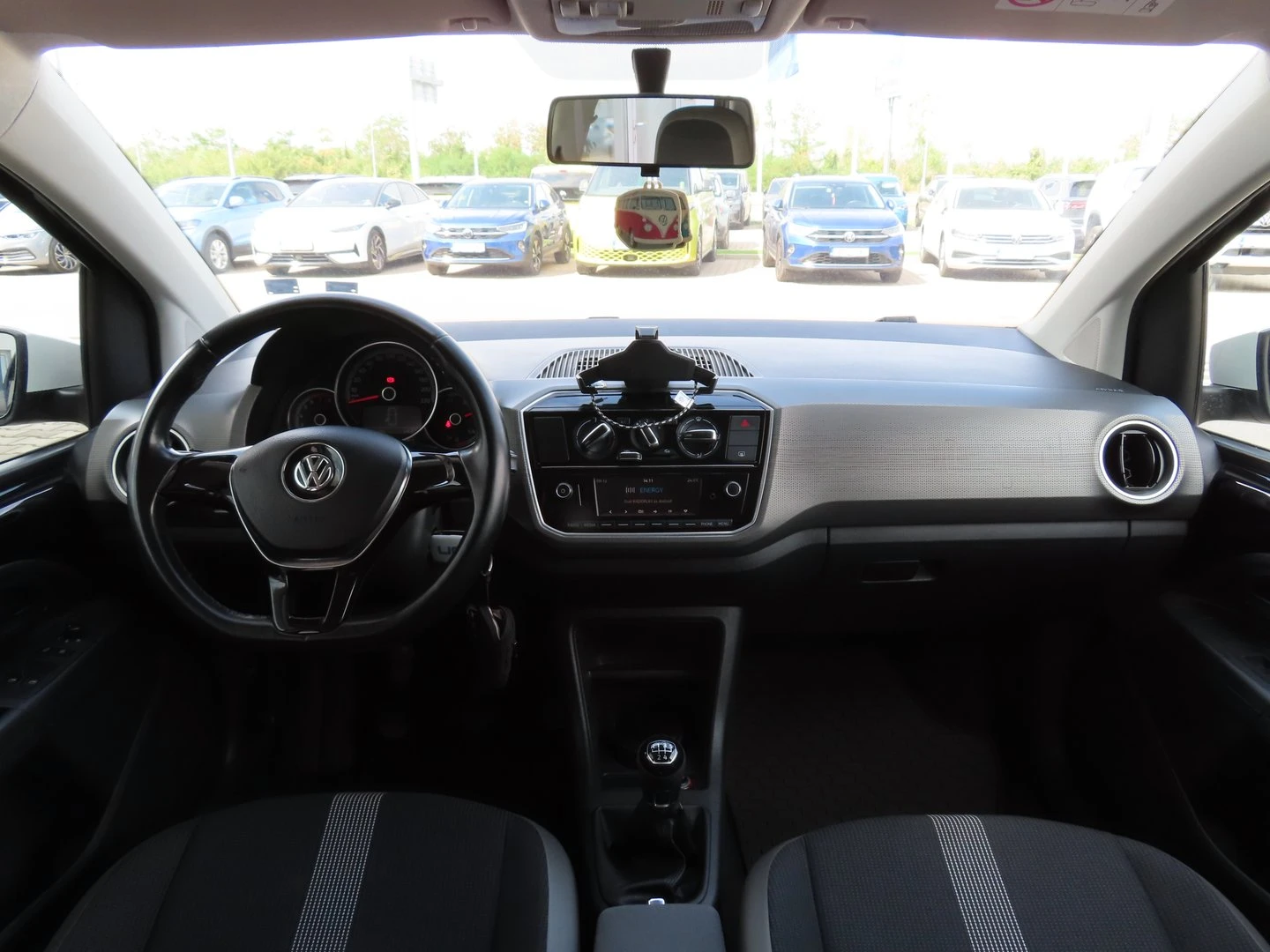VW Up, снимка 4 - Автомобили и джипове - 56420237