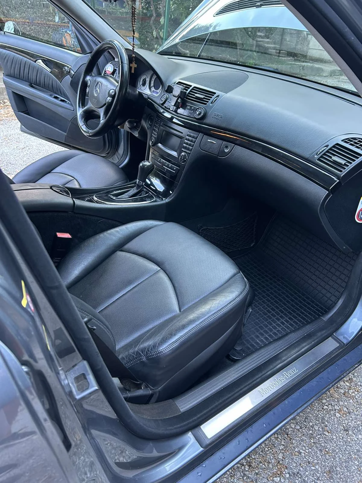 Mercedes-Benz E 200 CDI, снимка 9 - Автомобили и джипове - 56216081