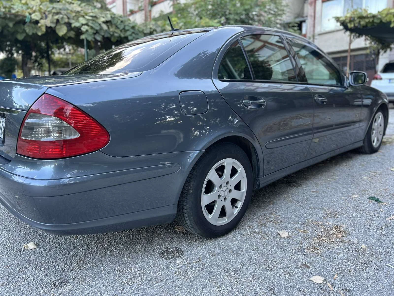 Mercedes-Benz E 200 CDI, снимка 3 - Автомобили и джипове - 56216081