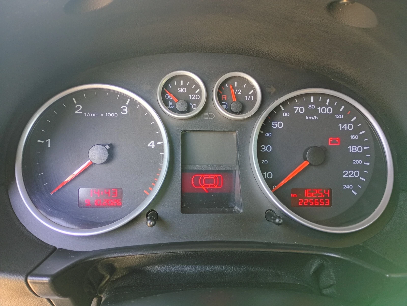 Audi A2 1.4TDI, снимка 13 - Автомобили и джипове - 56434109