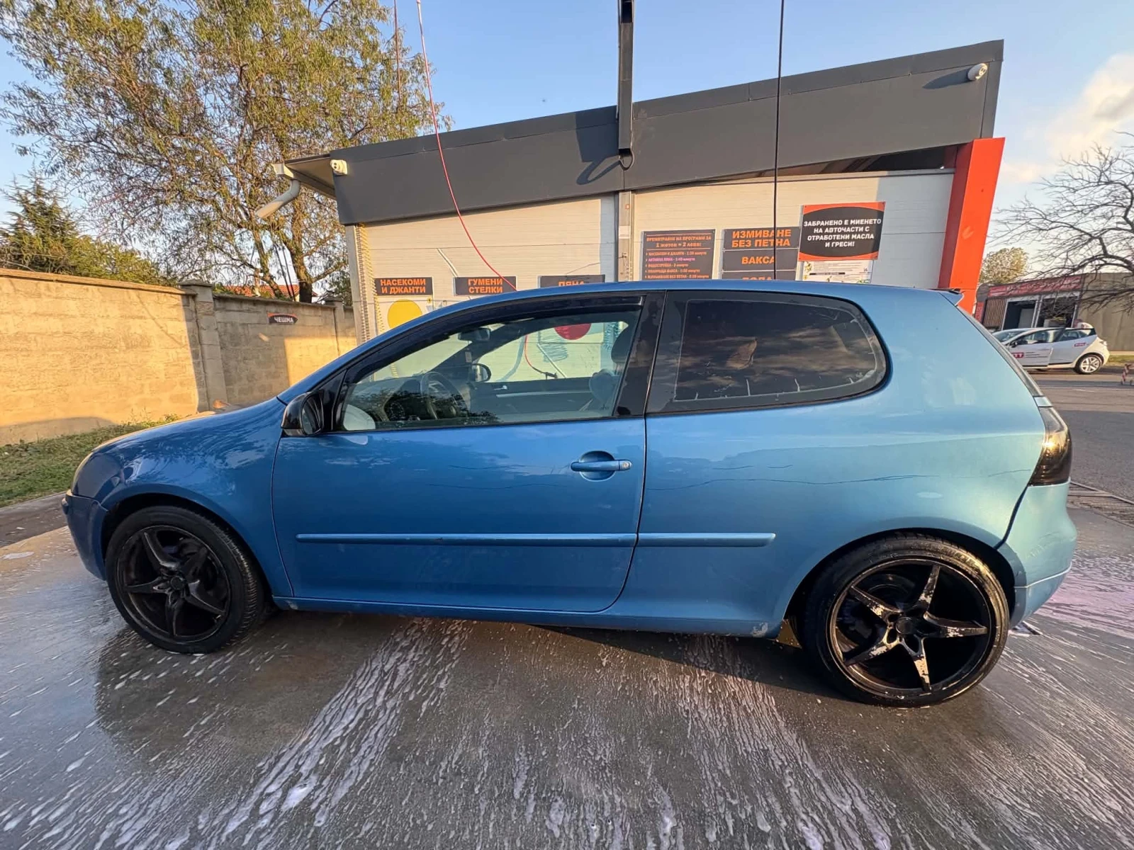 VW Golf 5, снимка 8 - Автомобили и джипове - 56465040