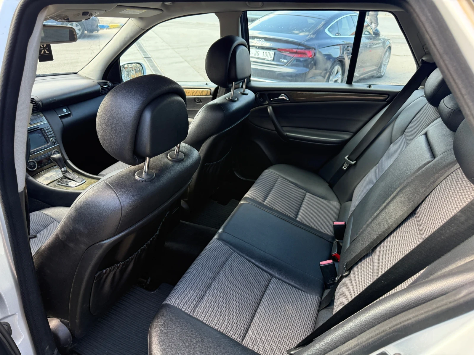 Mercedes-Benz C 220 2.2 CDI, снимка 10 - Автомобили и джипове - 56595129