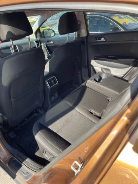 Kia Sportage 2.4л Автоматик | 4x4 | Обслужен Реални км | Лична, снимка 11