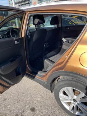 Kia Sportage 2.4л Автоматик | 4x4 | Обслужен Реални км | Лична, снимка 10