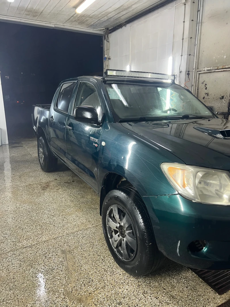 Toyota Hilux 2.5 2008 оборудвана с хардтоп, снимка 5 - Автомобили и джипове - 49114667