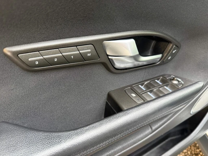 Land Rover Range Rover Evoque Pure Premium * CARFAX* * АвтоКредит* (ЦЕНА ДО БГ), снимка 16 - Автомобили и джипове - 53447185