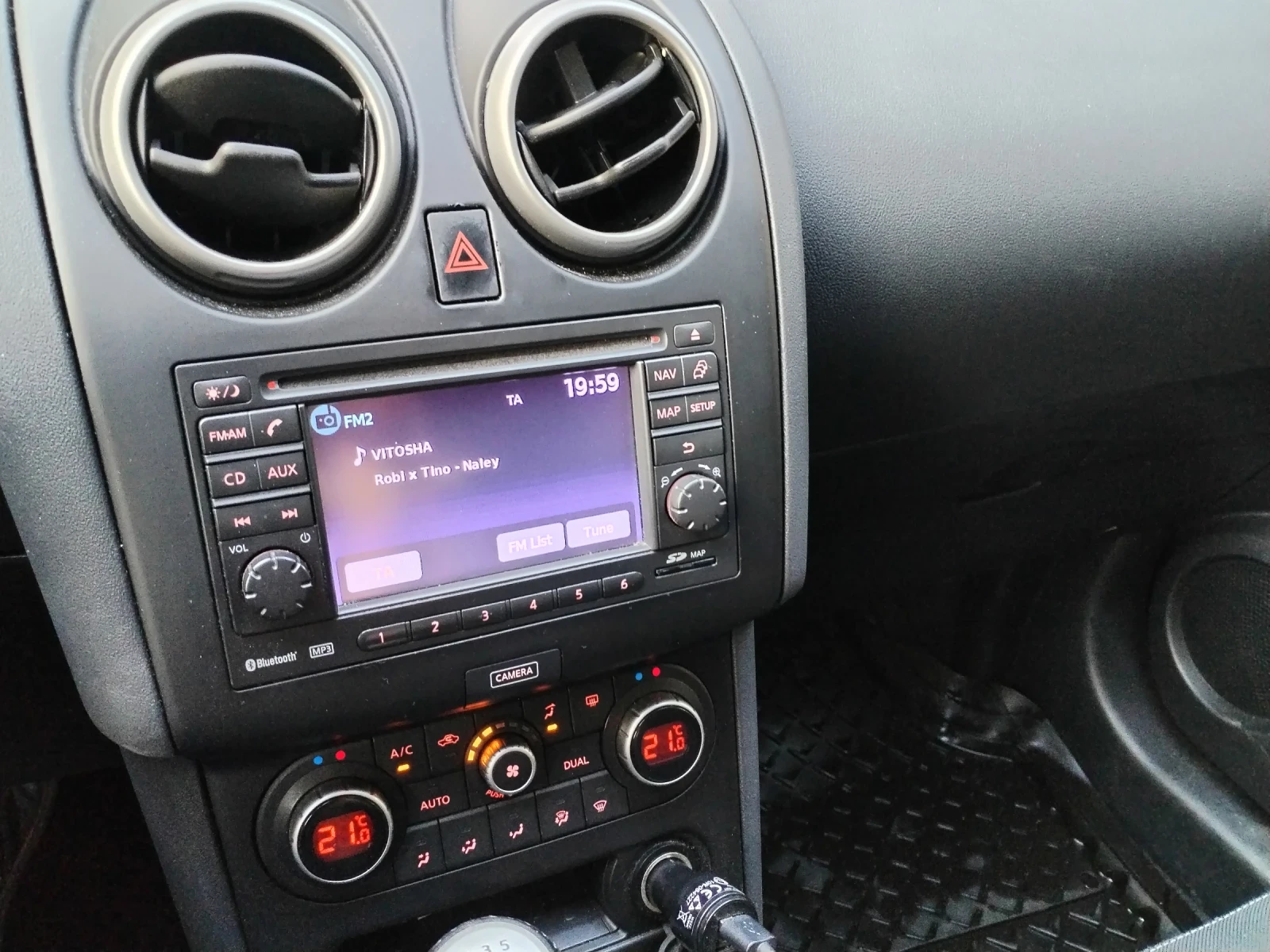 Nissan Qashqai 2.0  44  | Mobile.bg   11