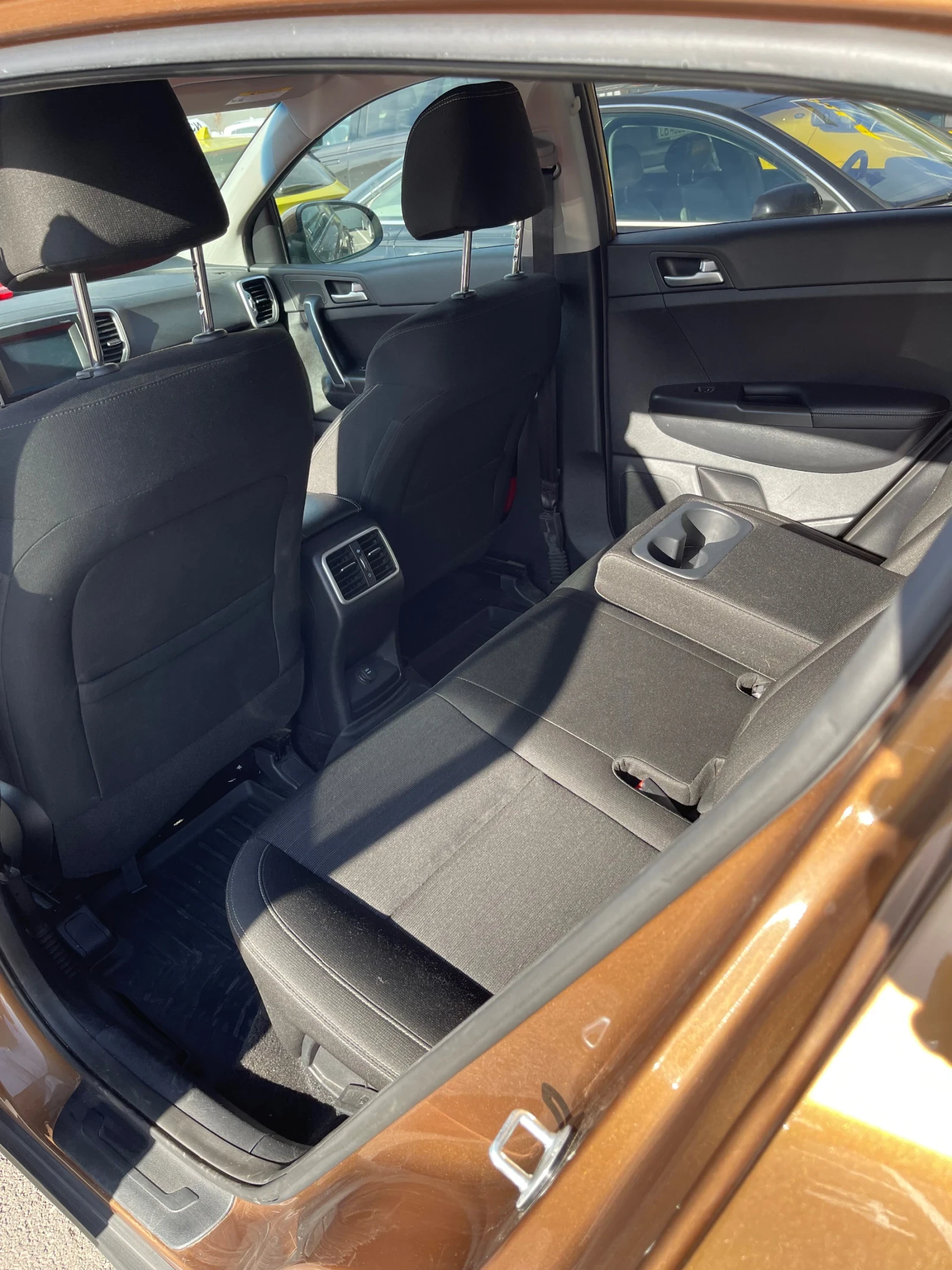 Kia Sportage 2.4л Автоматик | 4x4 | Обслужен Реални км | Лична, снимка 11 - Автомобили и джипове - 53542409