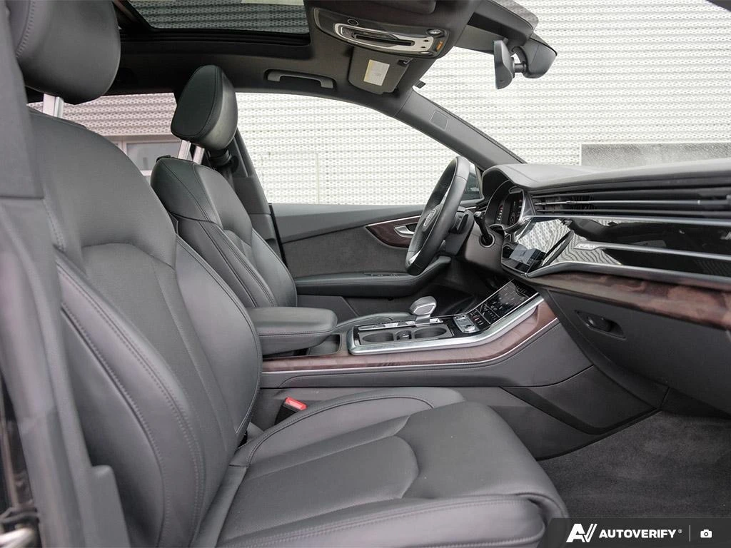 Audi Q8 TECHNIK С РЕГИСТРАЦИЯ & АВТО КРЕДИТ, снимка 8 - Автомобили и джипове - 53990636