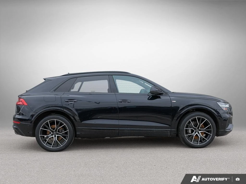 Audi Q8 TECHNIK С РЕГИСТРАЦИЯ & АВТО КРЕДИТ, снимка 3 - Автомобили и джипове - 53990636