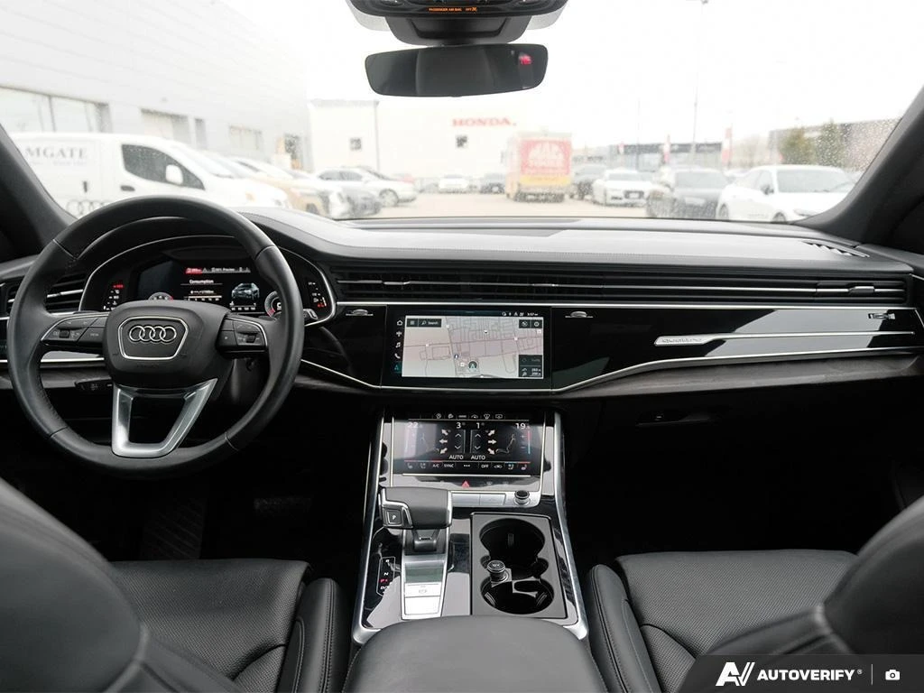 Audi Q8 TECHNIK С РЕГИСТРАЦИЯ & АВТО КРЕДИТ, снимка 10 - Автомобили и джипове - 53990636