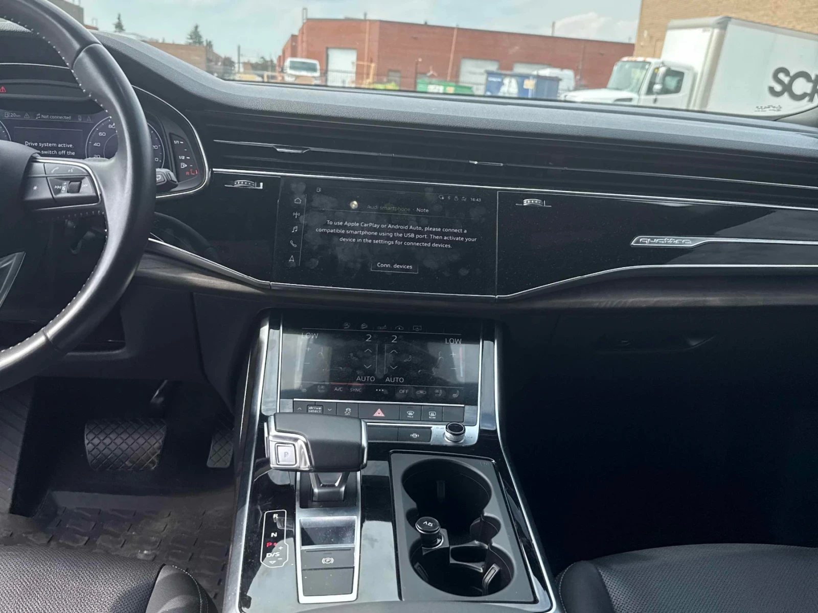 Audi Q8 Progressiv pack / CARFAX, снимка 9 - Автомобили и джипове - 54870403