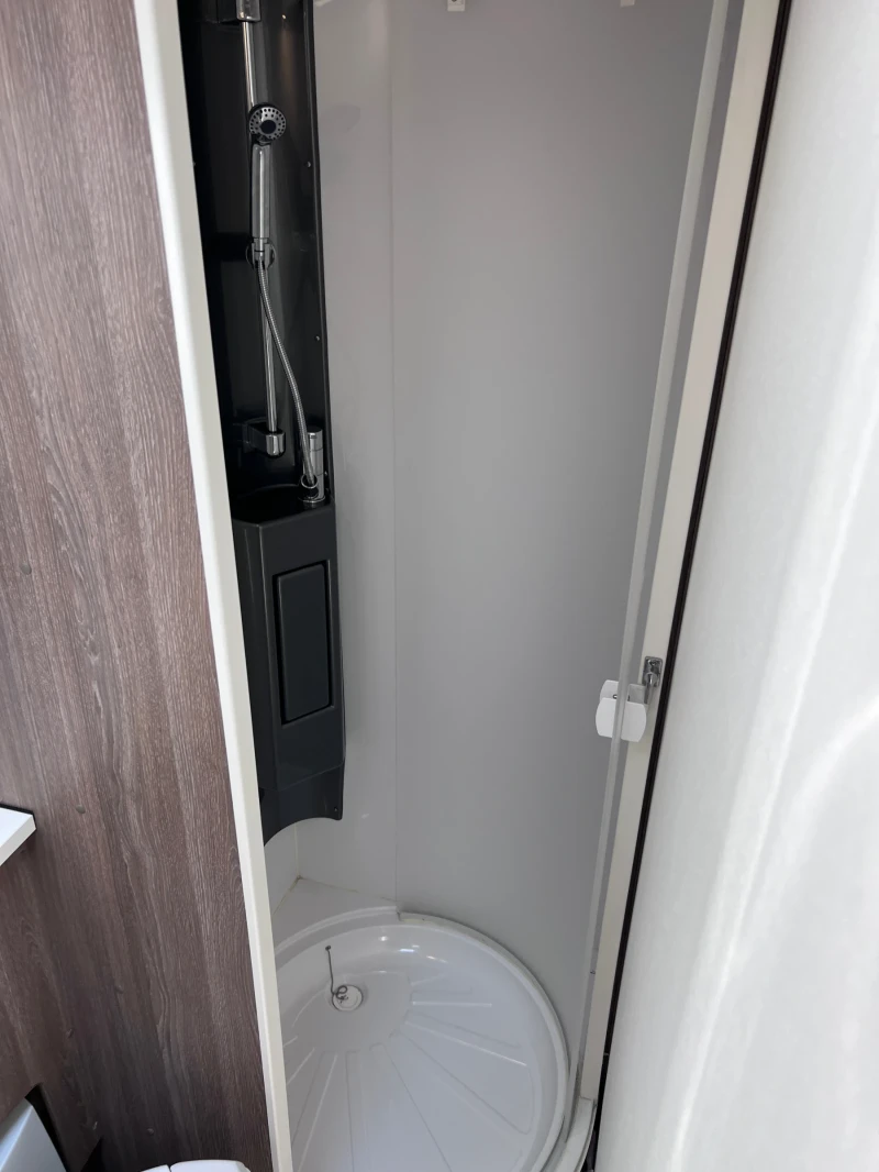 Каравана Kabe 600 Imperial XL KS, снимка 14 - Каравани и кемпери - 46990665