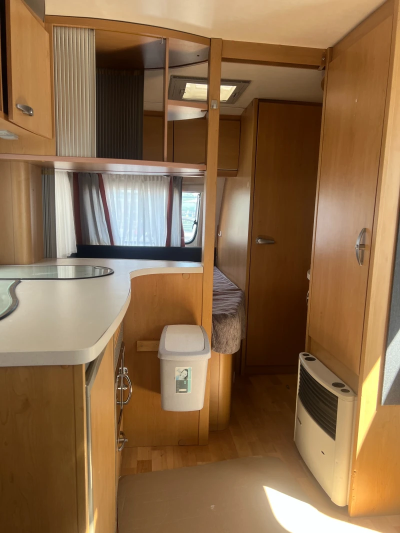 Каравана Knaus 450FU, снимка 13 - Каравани и кемпери - 53559010