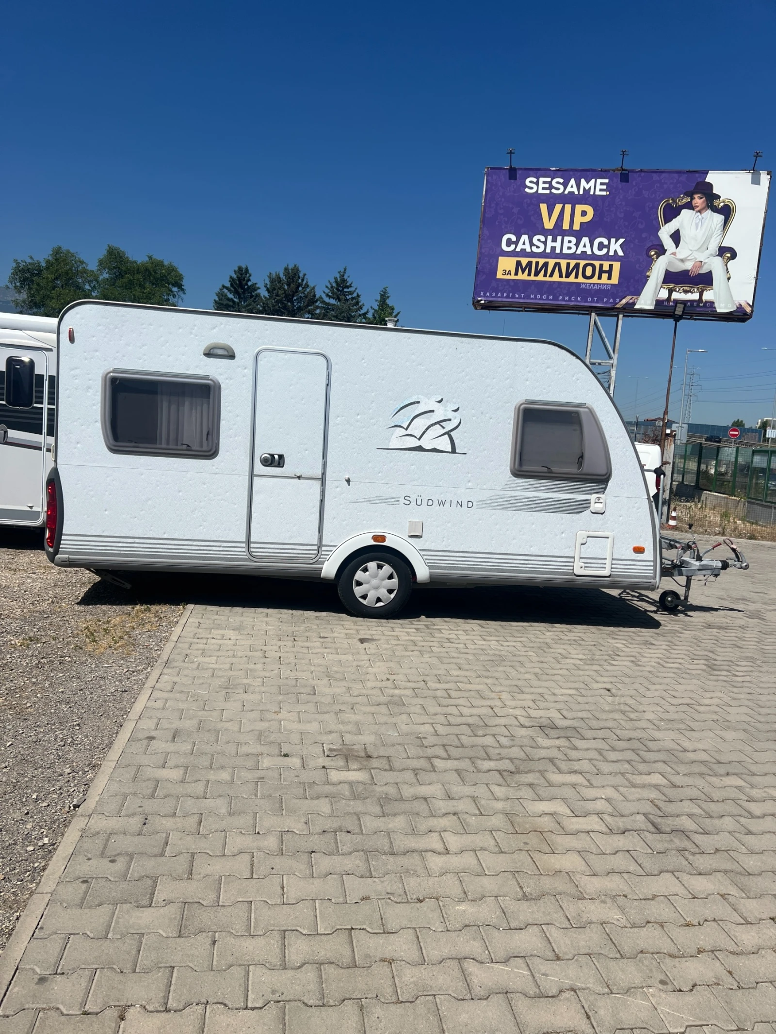 Каравана Knaus 450FU - изображение 3