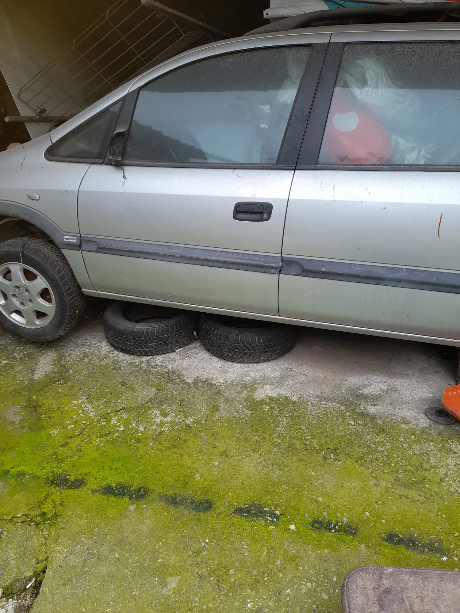 ���� ������ �� ����� 1.8 | Mobile.bg � ����������� 2