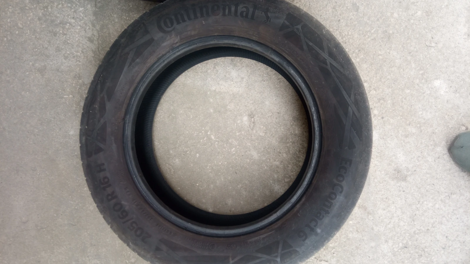 Гуми Летни 205/60R16, снимка 2 - Гуми и джанти - 54458817
