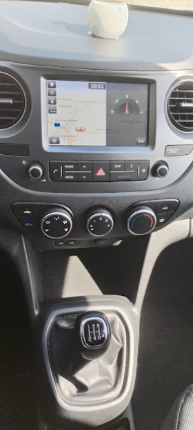 Hyundai I10 1.0i EURO 6 - изображение 9