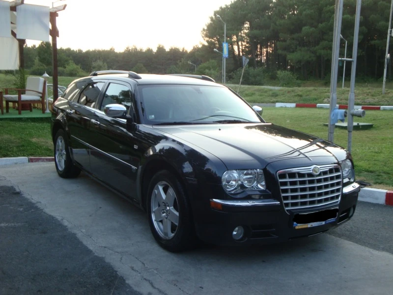 Chrysler 300c AWD, снимка 1 - Автомобили и джипове - 47362096