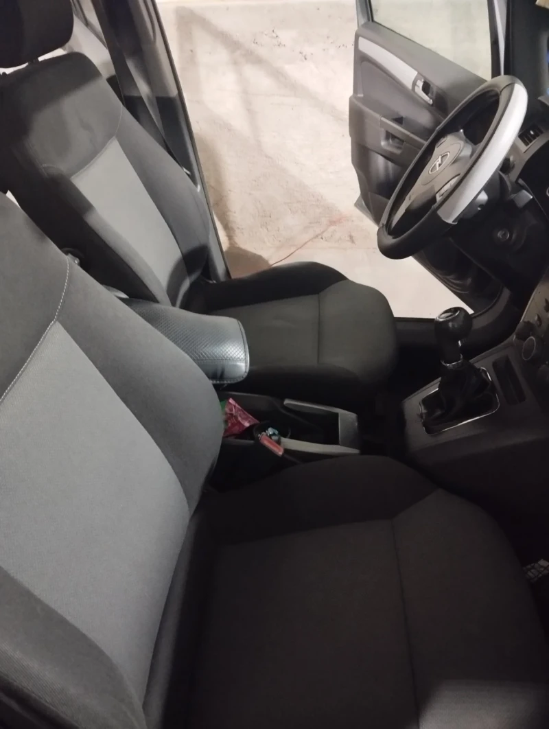 Opel Zafira, снимка 4 - Автомобили и джипове - 47726599