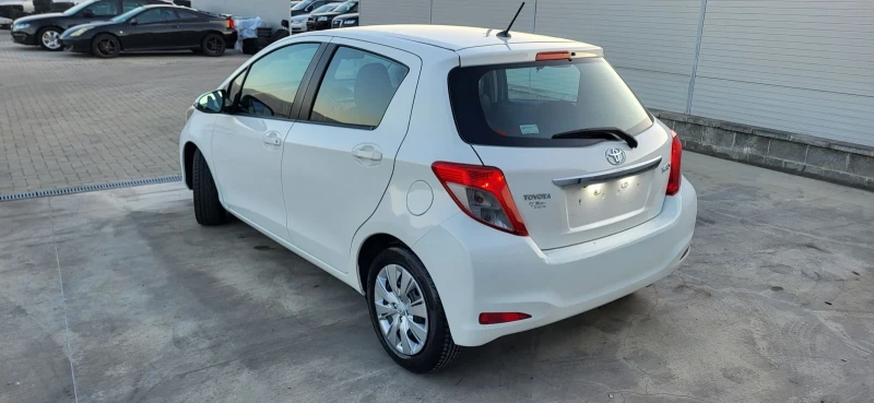 Toyota Yaris 1.4D4D-90 NAVI EURO 5, снимка 3 - Автомобили и джипове - 47853340